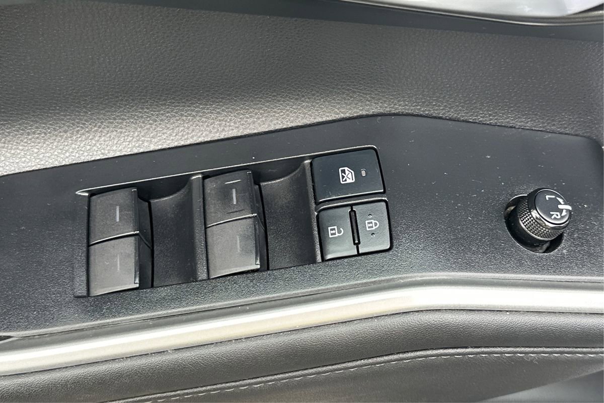 Used 2021 Toyota Highlander XLE image 40