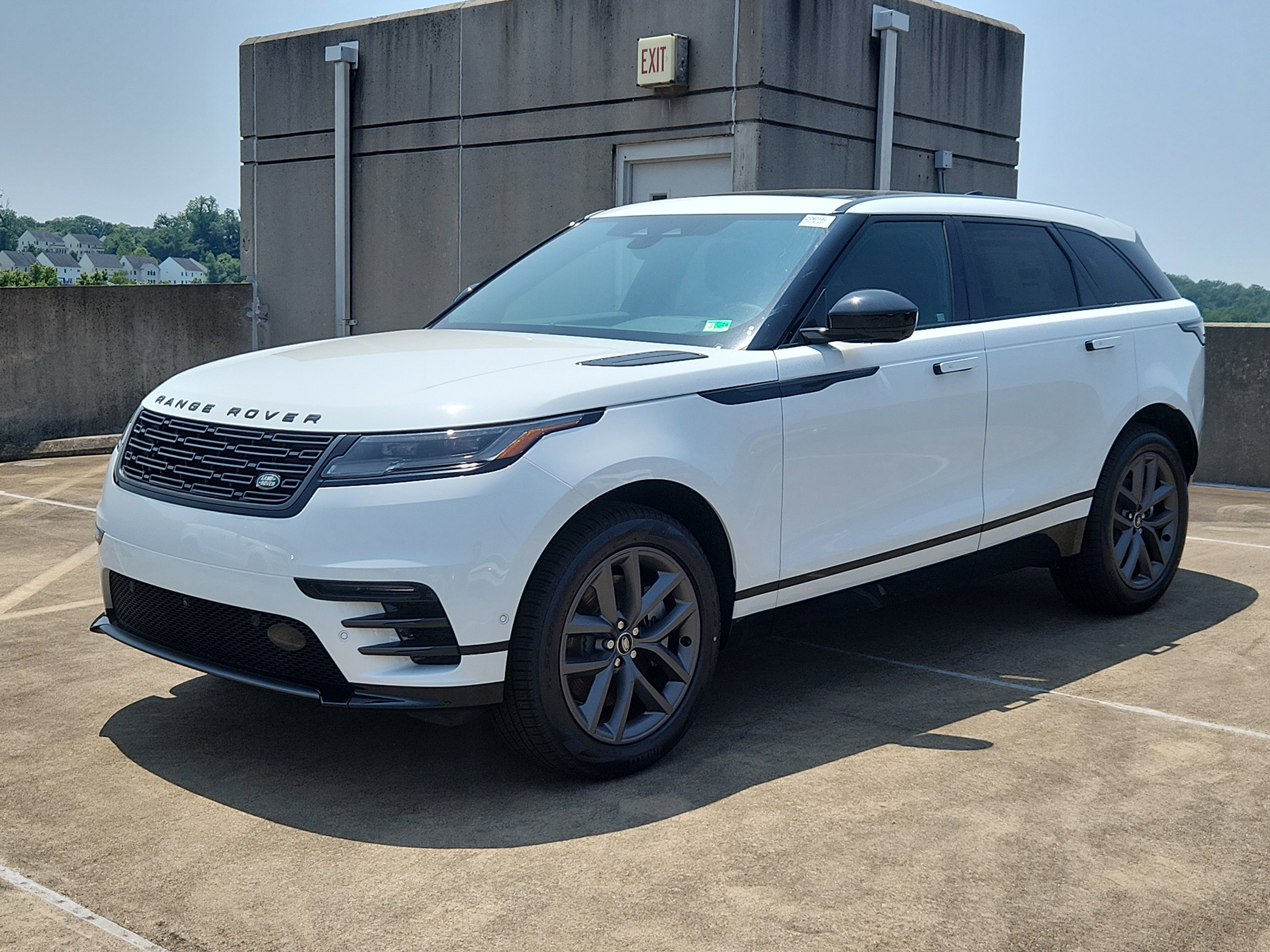 New 2026 Land Rover Range Rover Velar Dynamic SE