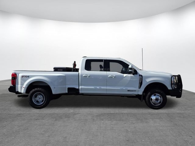 Used 2023 Ford F350 Lariat w/ Lariat Ultimate Package AWD/4WD image 3