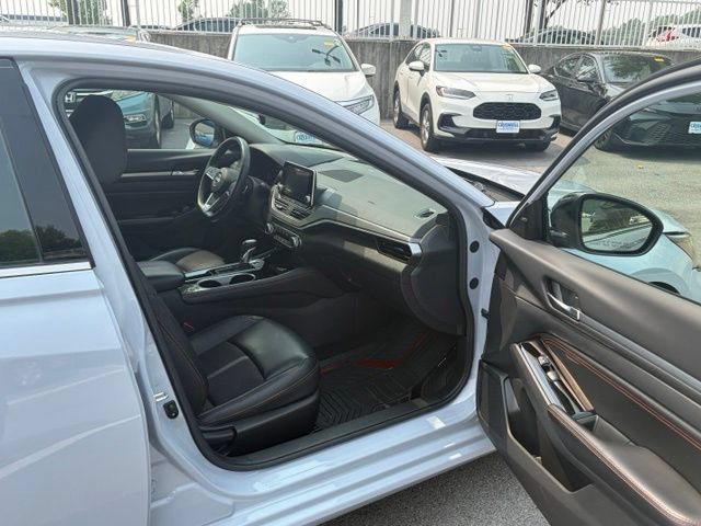 Used 2023 Nissan Altima 2.5 SR FWD image 25