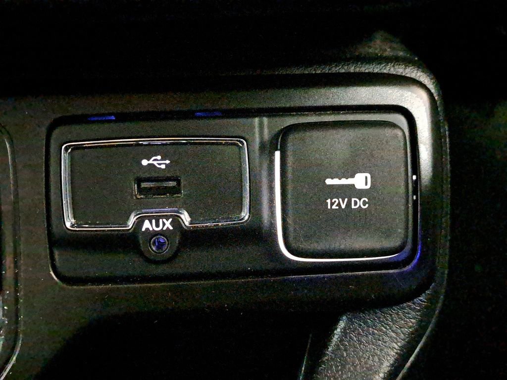 Used 2020 Jeep Renegade Altitude w/ UConnect 8.4 Nav Group image 21