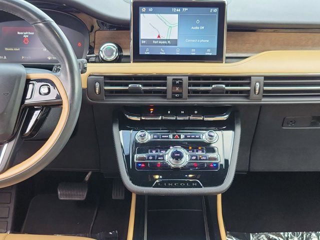 Used 2021 Lincoln Corsair Reserve image 18