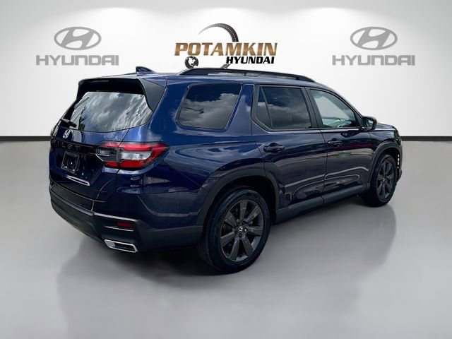 Used 2023 Honda Pilot Sport image 5