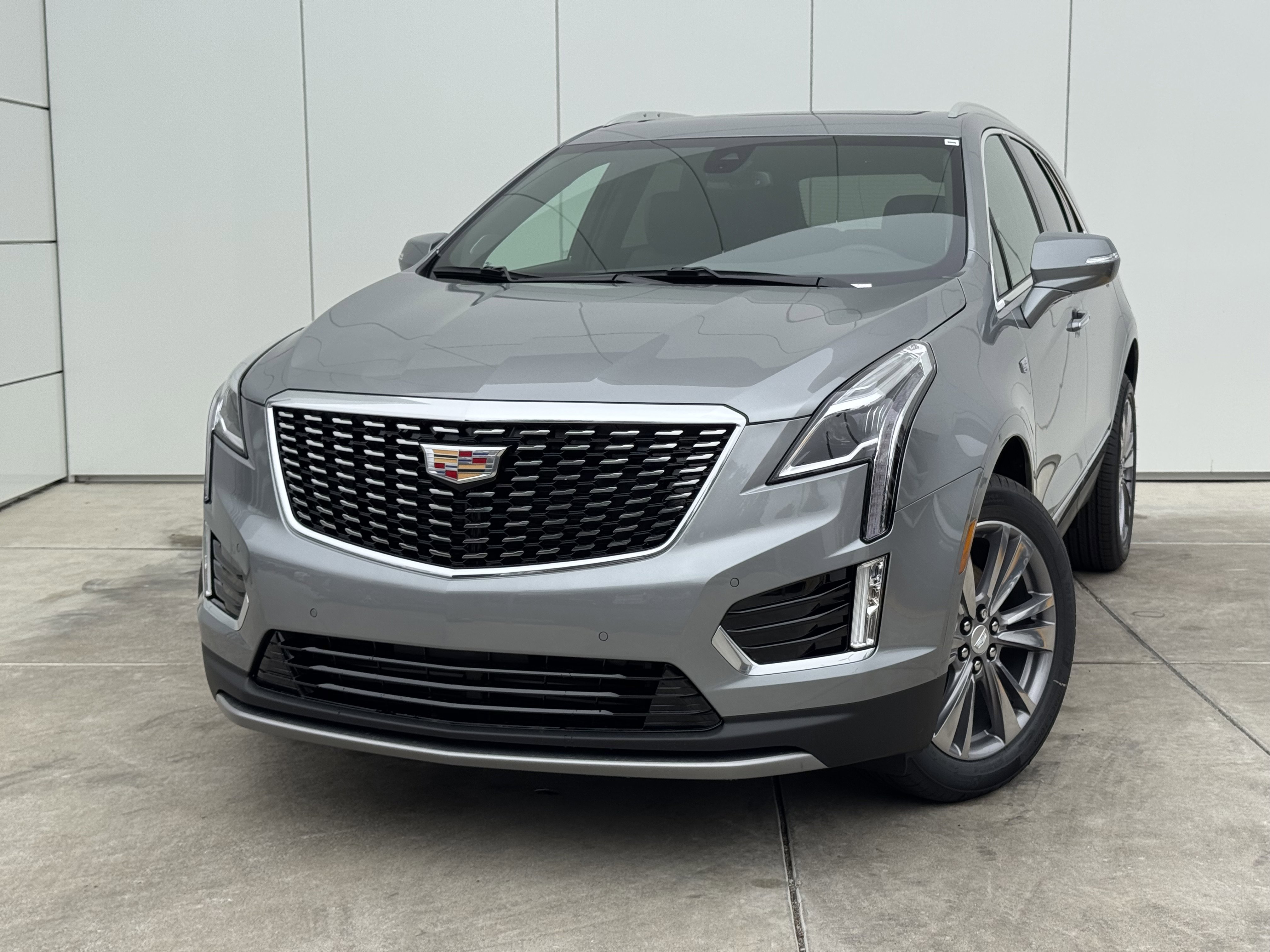 New 2025 Cadillac XT5 Premium Luxury image 1