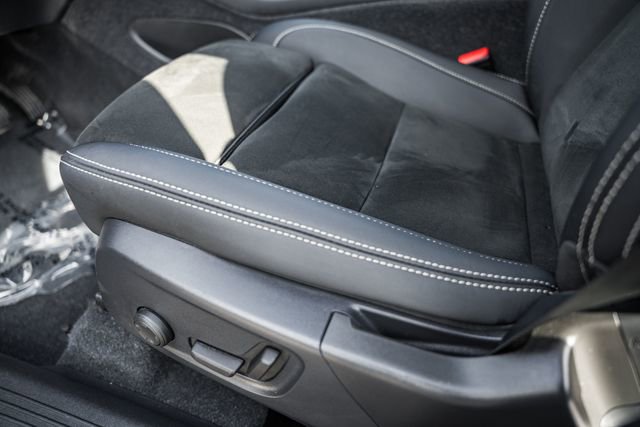 Used 2023 Volvo XC40 B5 Plus w/ Climate Package image 36