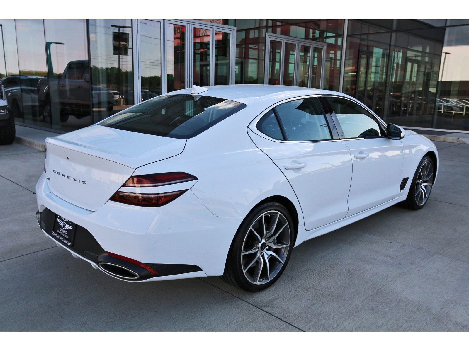 Used 2026 Genesis G70 2.5T image 8