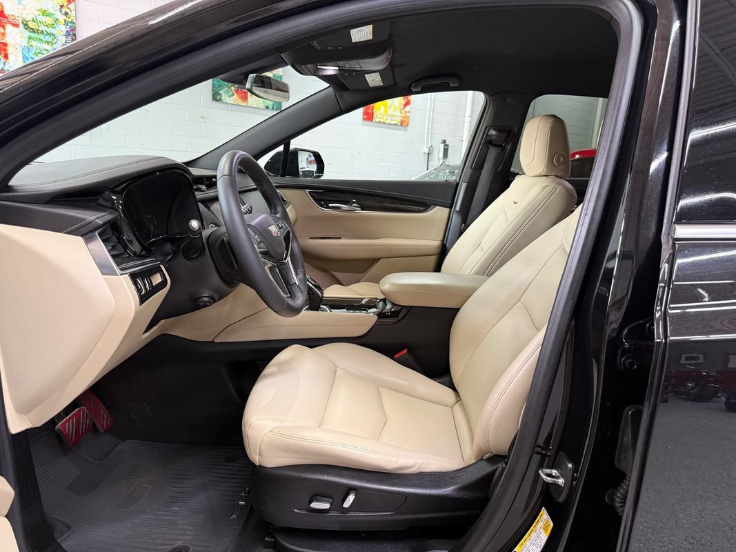 Used 2018 Cadillac XT5 AWD image 11