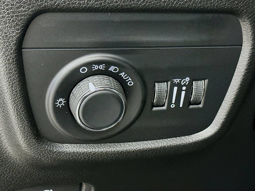 Certified 2024 Jeep Grand Cherokee Altitude AWD/4WD image 18