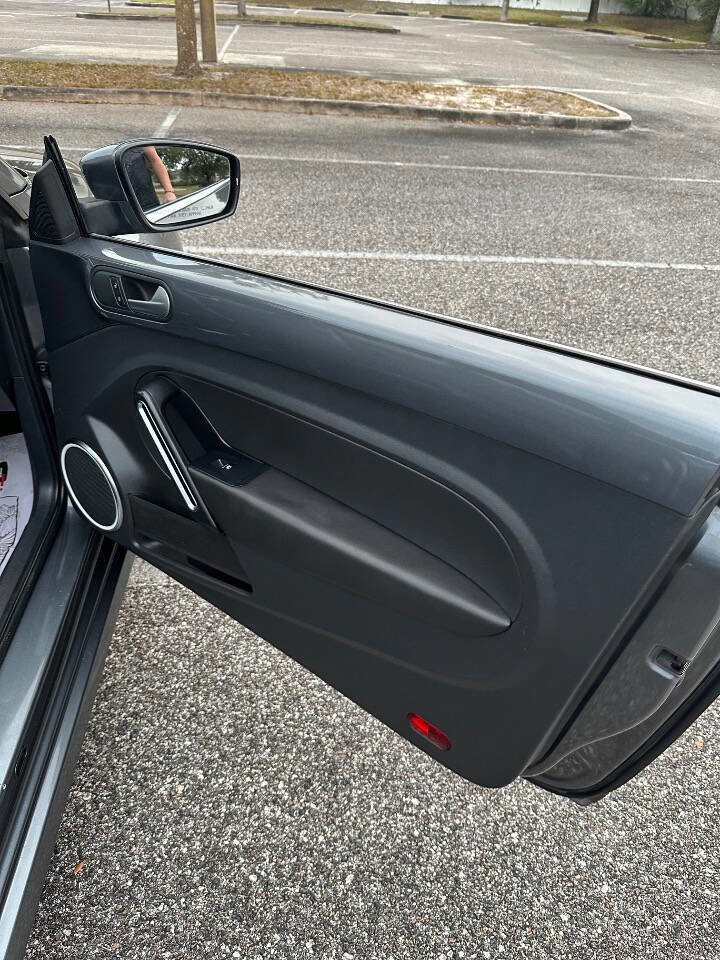 Used 2014 Volkswagen Beetle 1.8T image 37