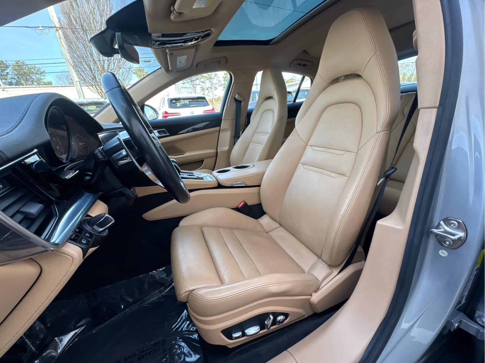 Used 2017 Porsche Panamera 4S image 9