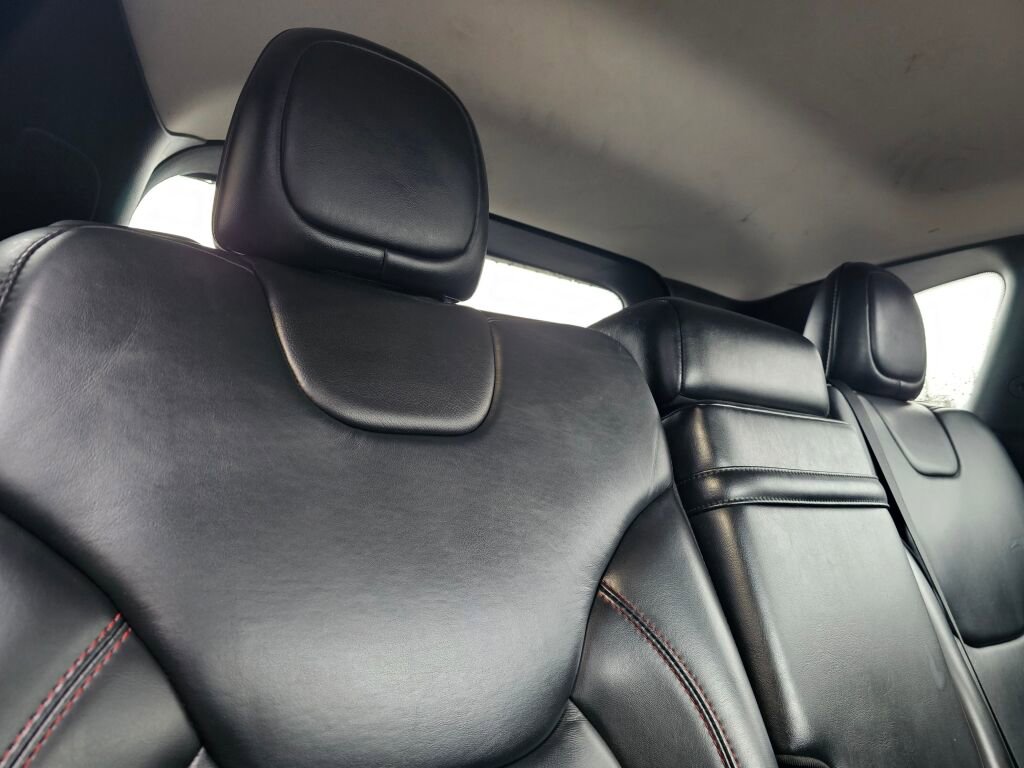 Used 2016 Jeep Cherokee Trailhawk w/ Leather Interior Group image 12