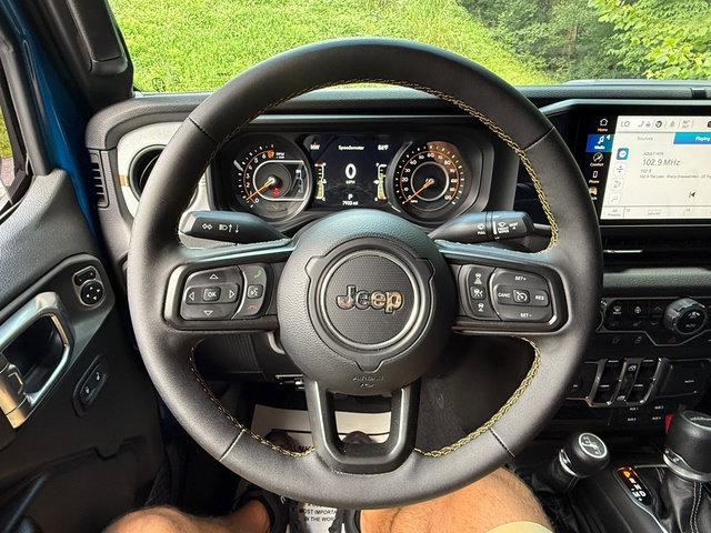 Used 2024 Jeep Gladiator Sport AWD/4WD image 20