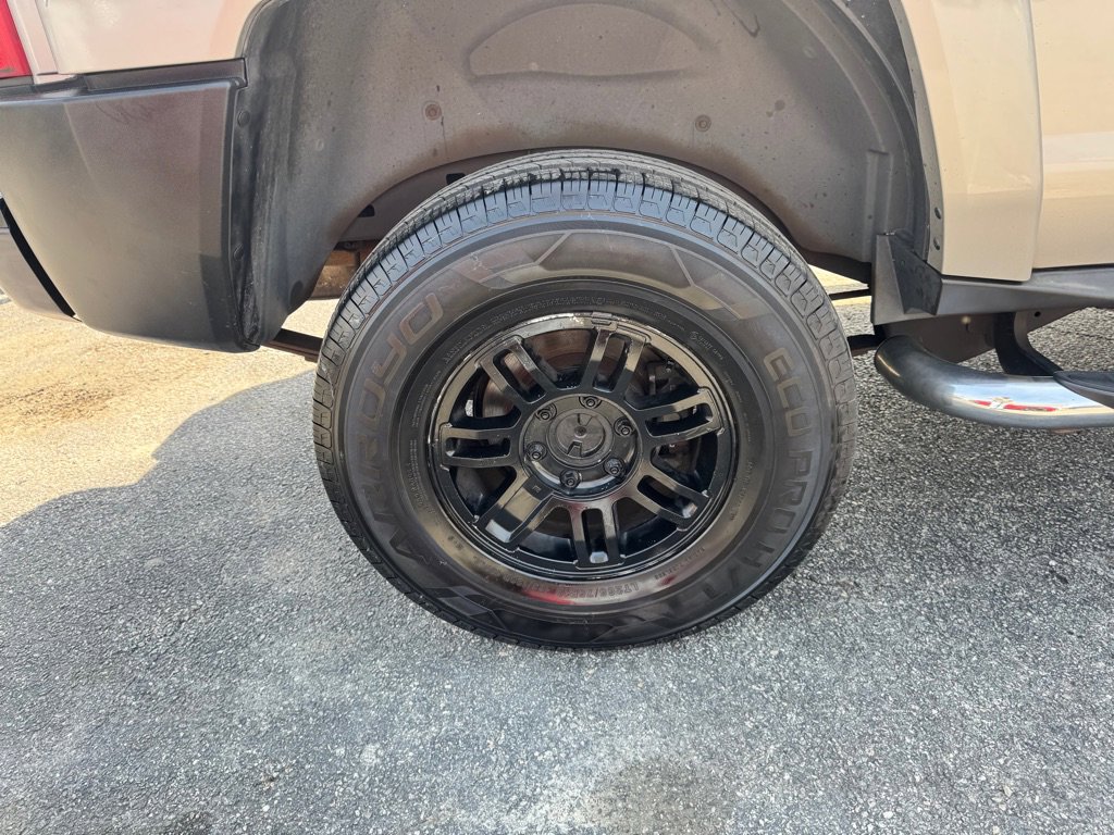 Used 2007 HUMMER H3 image 9