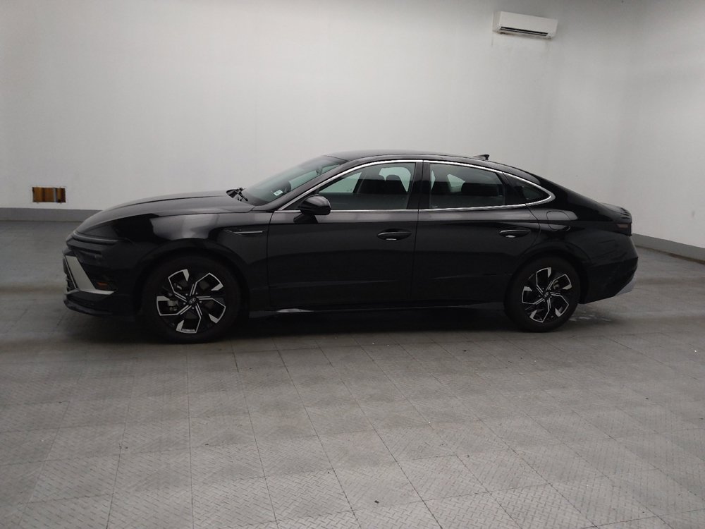 Used 2025 Hyundai Sonata SEL FWD image 2