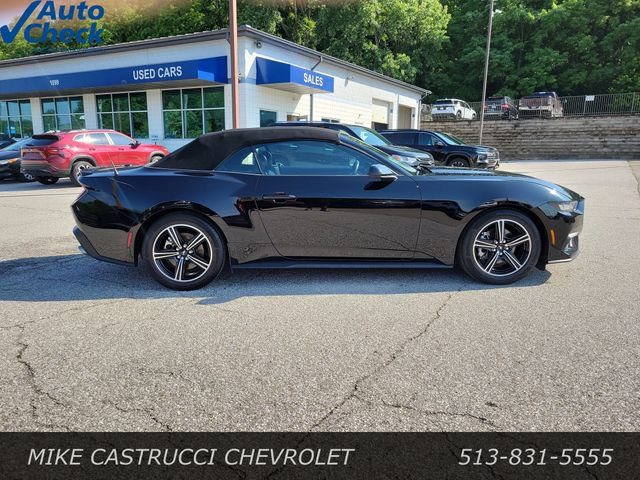 Used 2025 Ford Mustang Premium RWD image 6