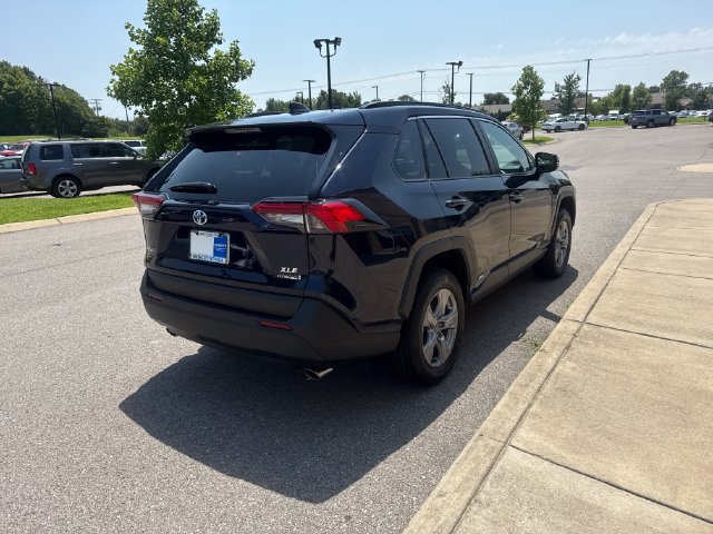 Used 2024 Toyota RAV4 XLE w/ Convenience Package AWD/4WD image 4