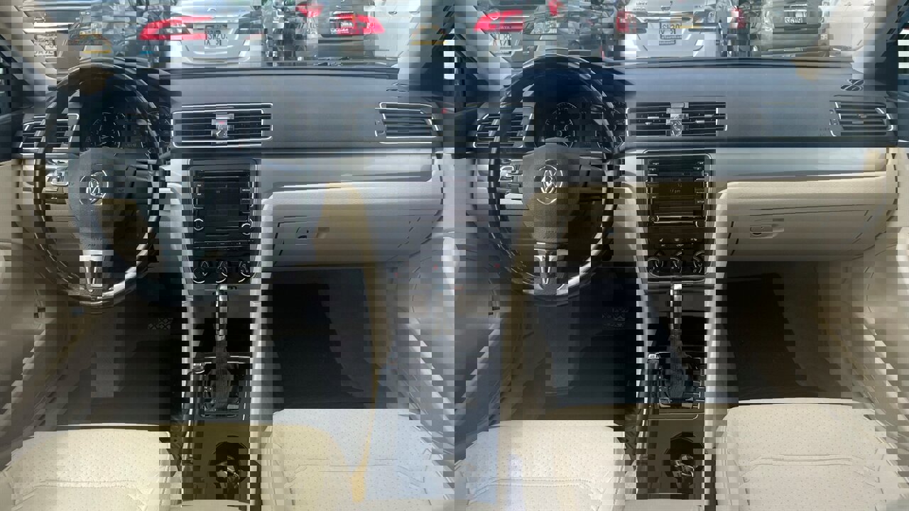 Used 2015 Volkswagen Passat 1.8T Limited Edition FWD image 9