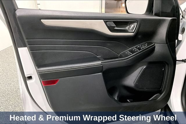 Used 2022 Ford Escape SE w/ SE Sport Appearance Package AWD/4WD image 26