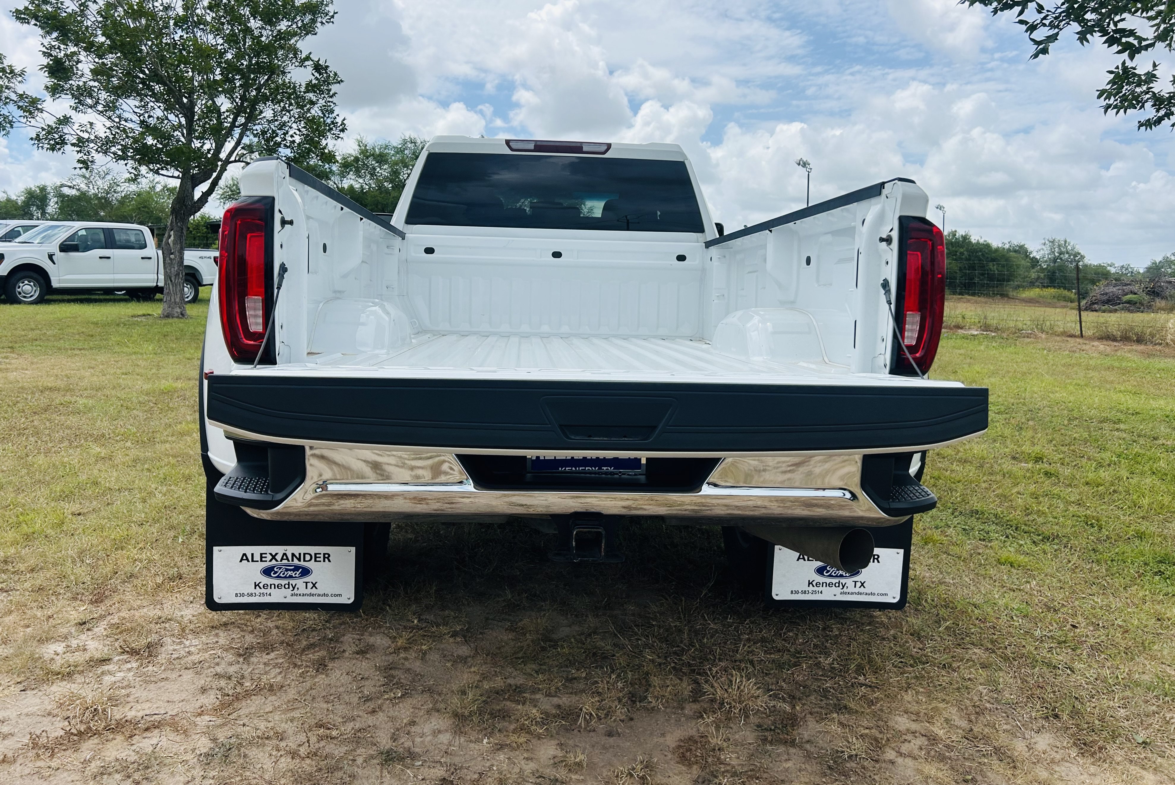 Used 2023 GMC Sierra 3500 Pro w/ Convenience Package AWD/4WD image 6