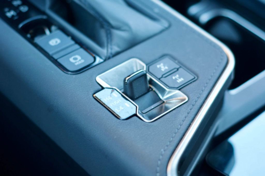 Used 2024 Lexus GX 550 image 35