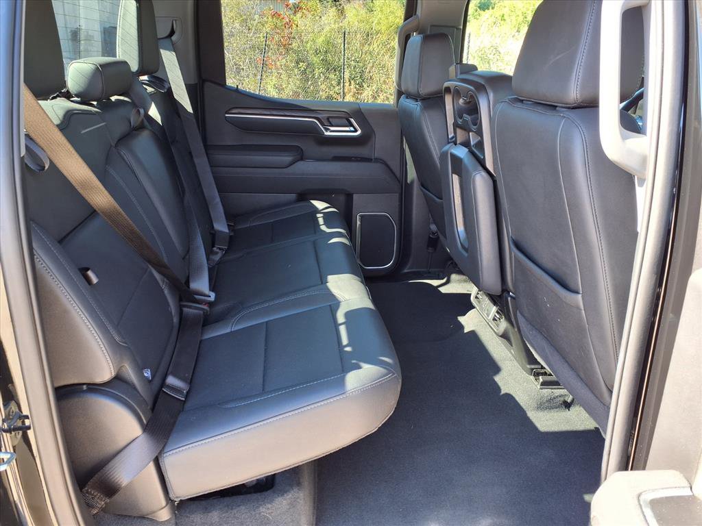 Used 2025 GMC Sierra 1500 SLT image 15