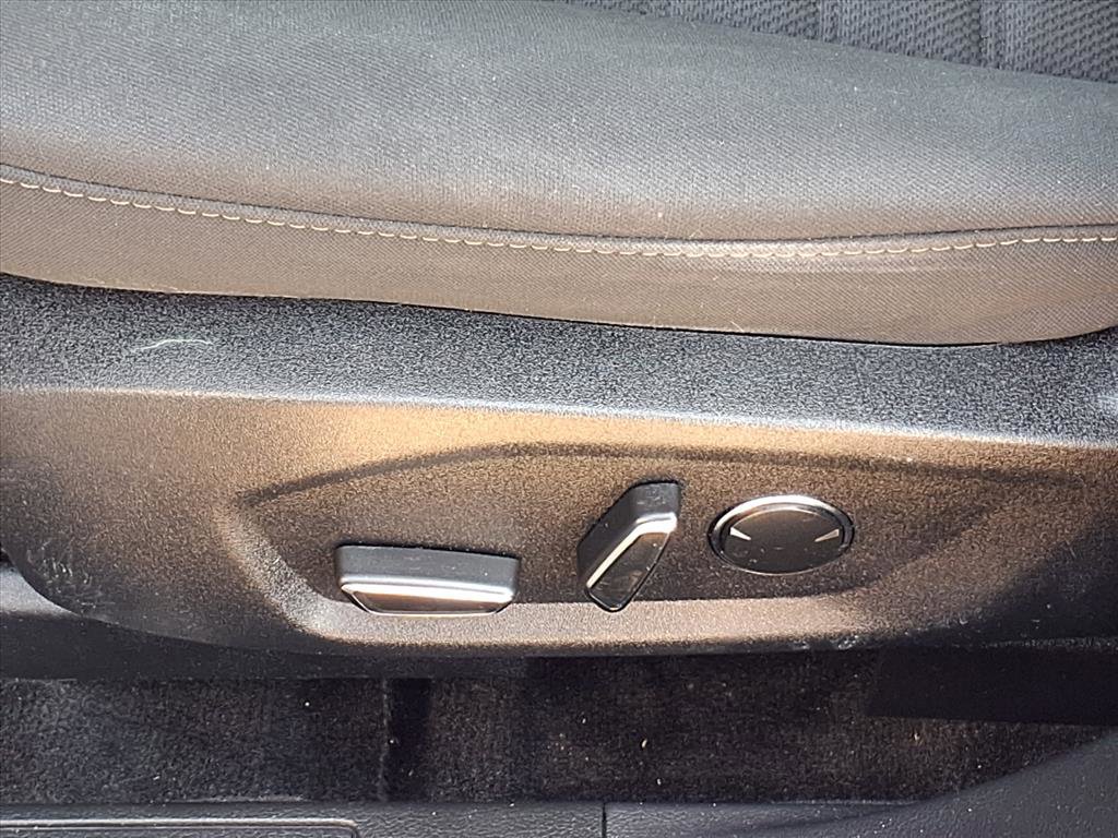 Used 2020 Ford Fusion SE image 29