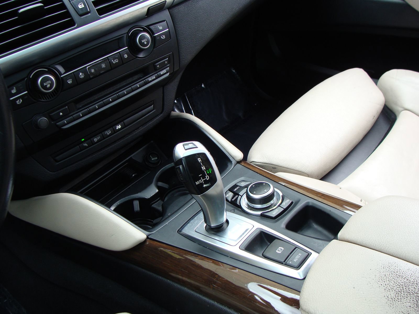 Used 2014 BMW X6 xDrive35i image 16