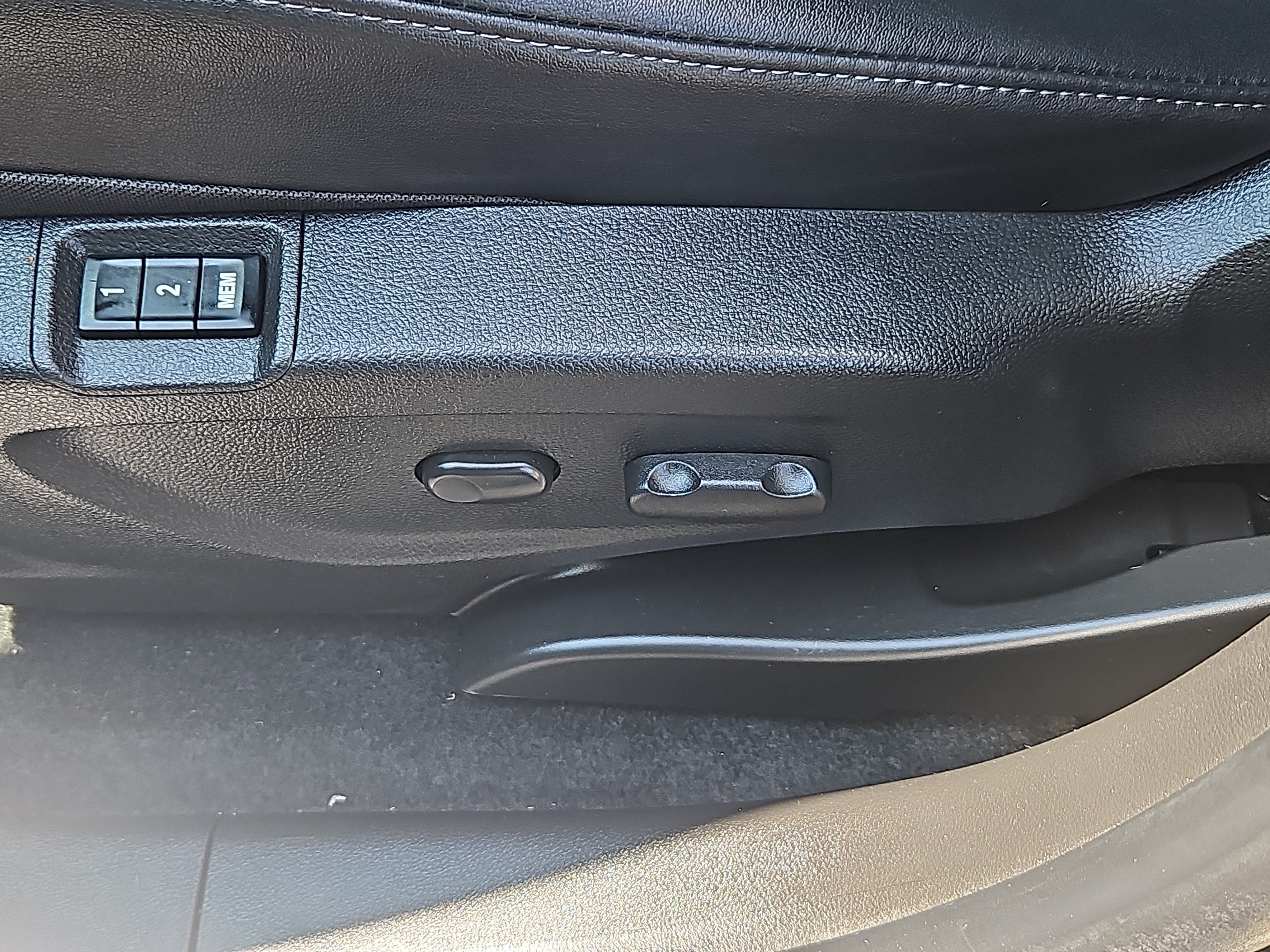 Used 2019 Buick Encore Essence w/ Safety Package II AWD/4WD image 13