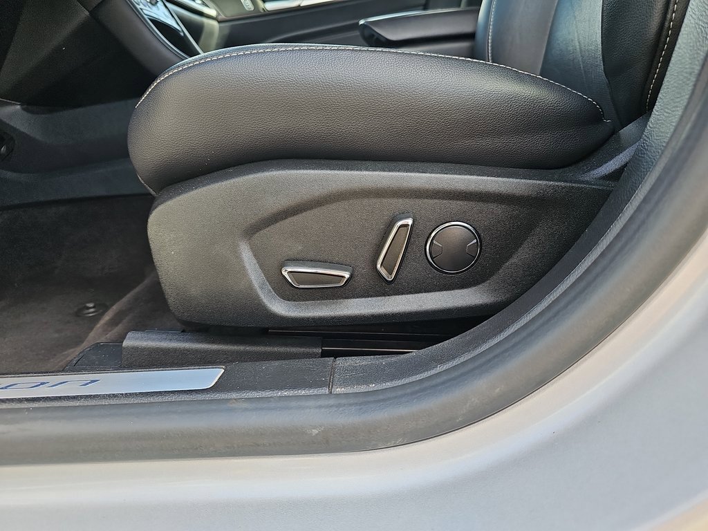 Used 2019 Ford Fusion Titanium image 27