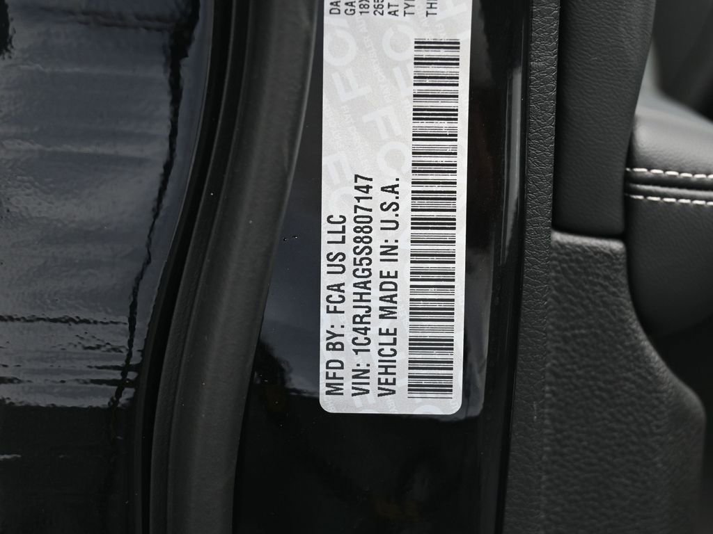 New 2025 Jeep Grand Cherokee Laredo image 18