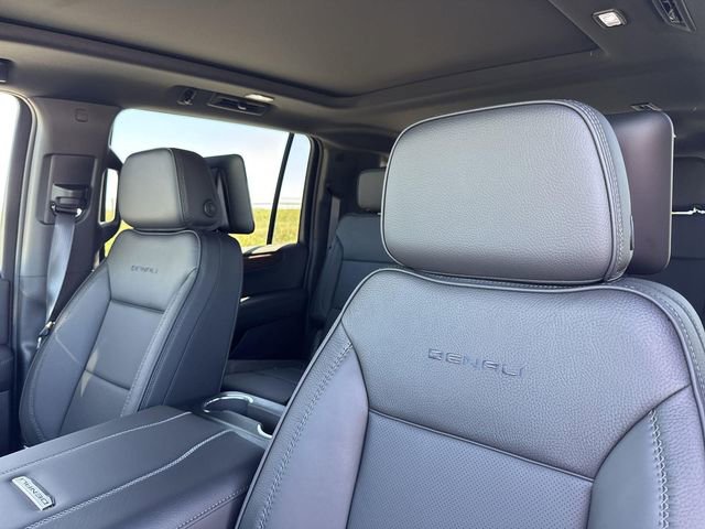 New 2026 GMC Yukon XL Denali w/ Denali Reserve Package image 22