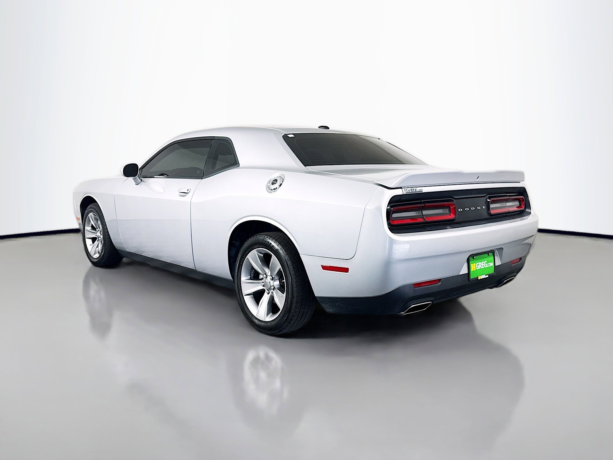 Used 2022 Dodge Challenger SXT image 7