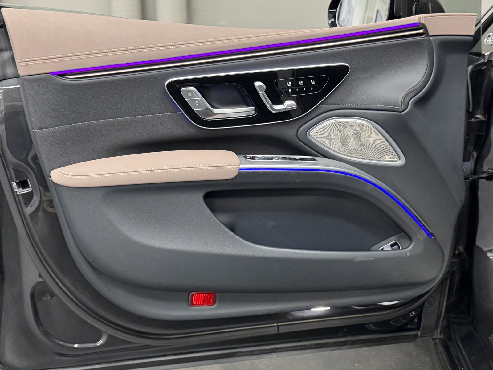 Certified 2023 Mercedes-Benz EQS 580 4MATIC Sedan image 20