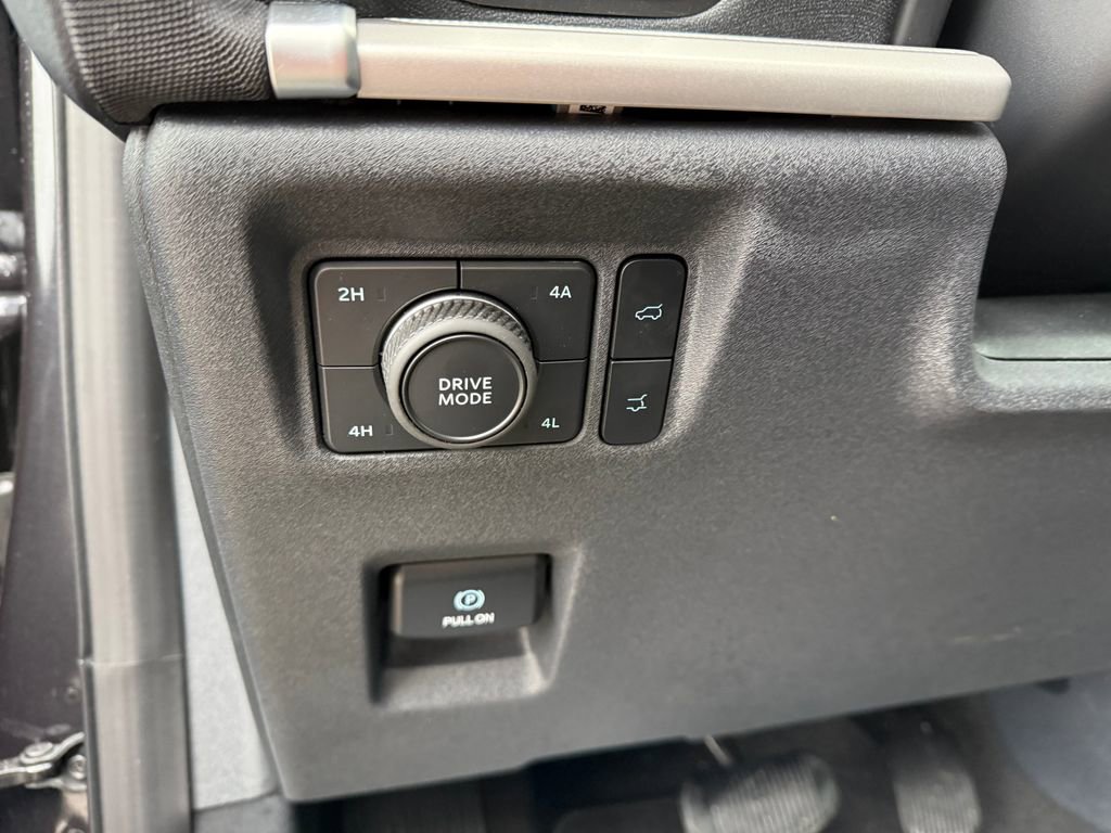Used 2025 Ford Expedition Active AWD/4WD image 23