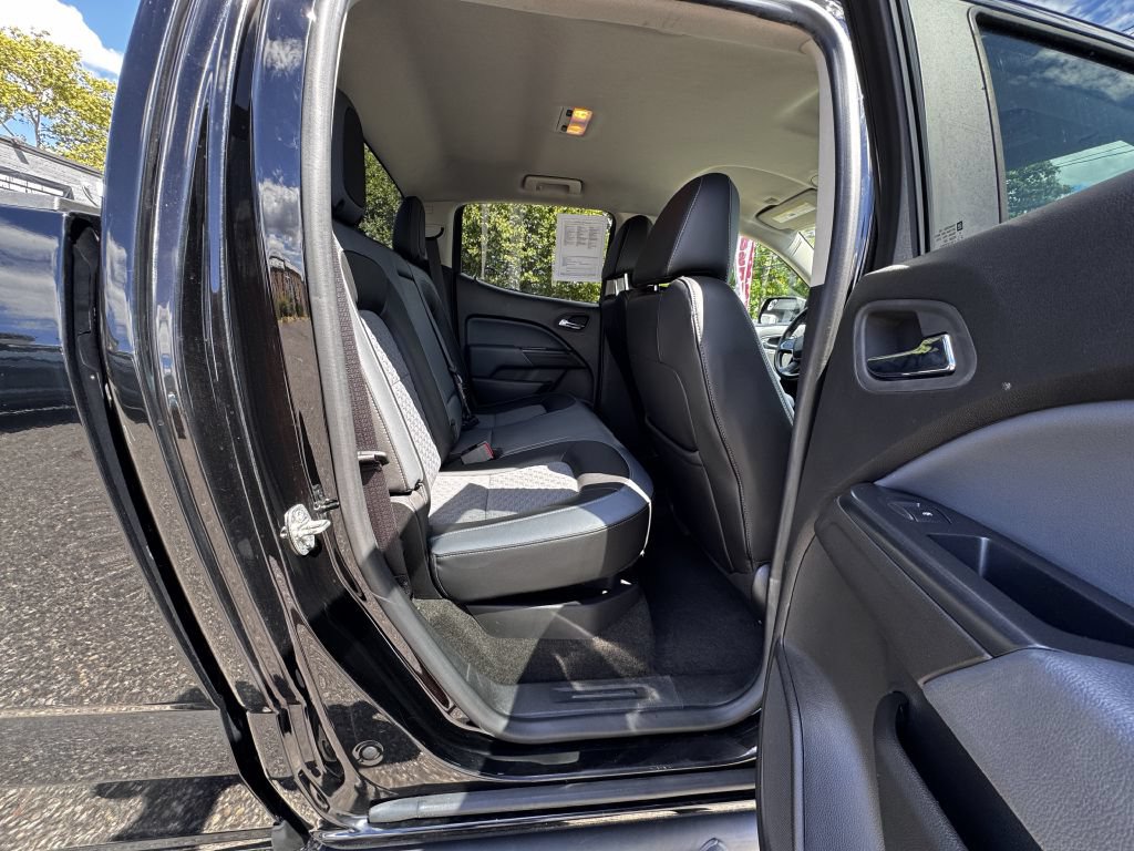 Used 2015 Chevrolet Colorado Z71 AWD/4WD image 15