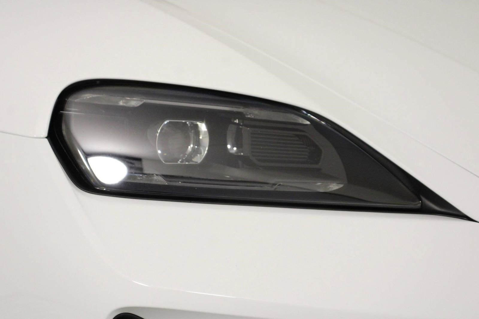 Certified 2025 Porsche Taycan 4S image 26