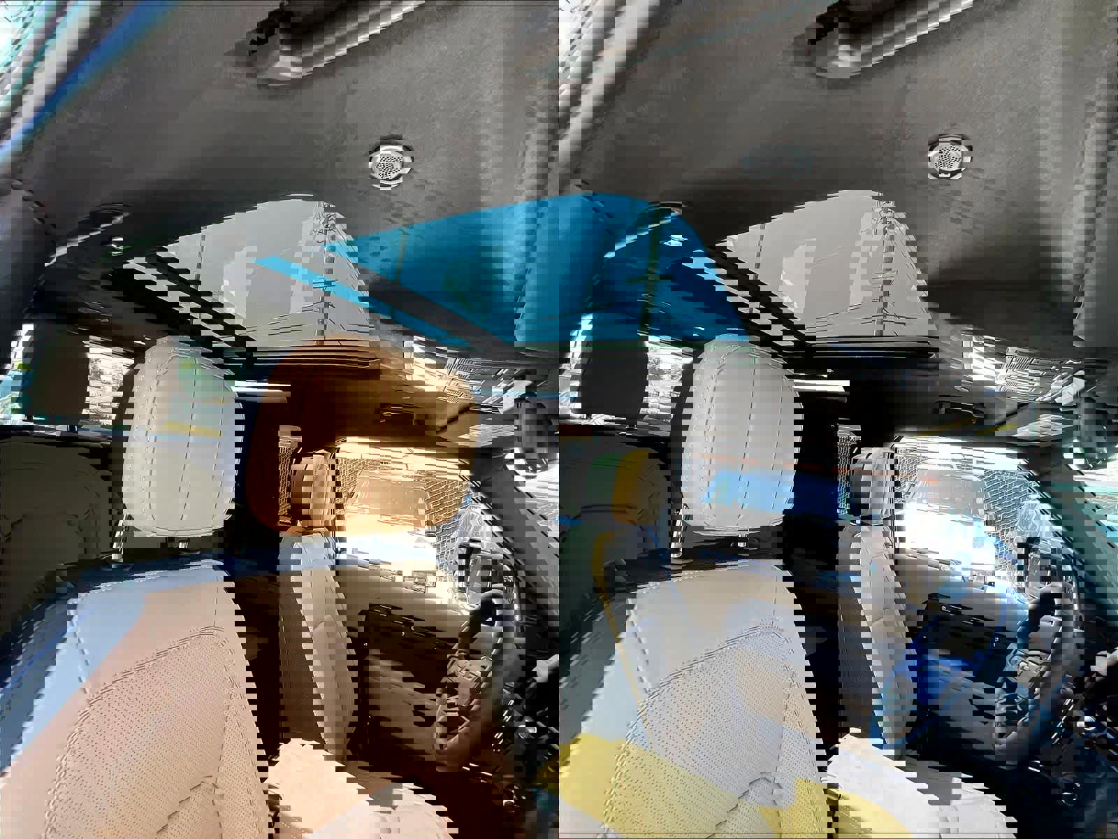 New 2025 Land Rover Defender 90 V8 image 29