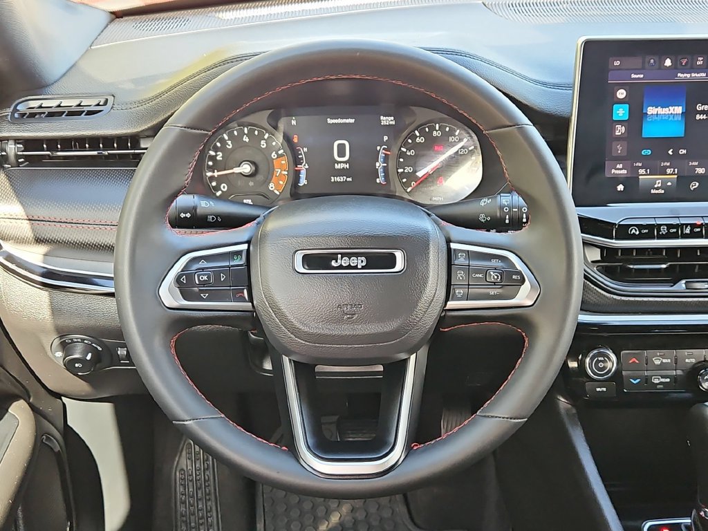 Used 2025 Jeep Compass Trailhawk AWD/4WD image 23