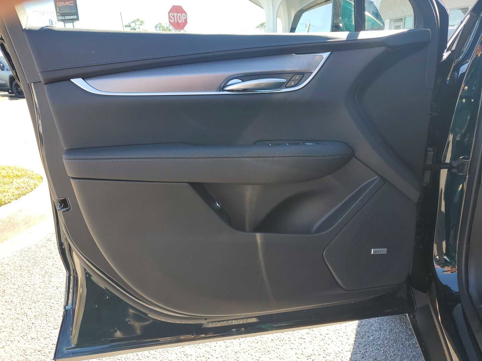 New 2026 Cadillac XT5 Luxury image 15