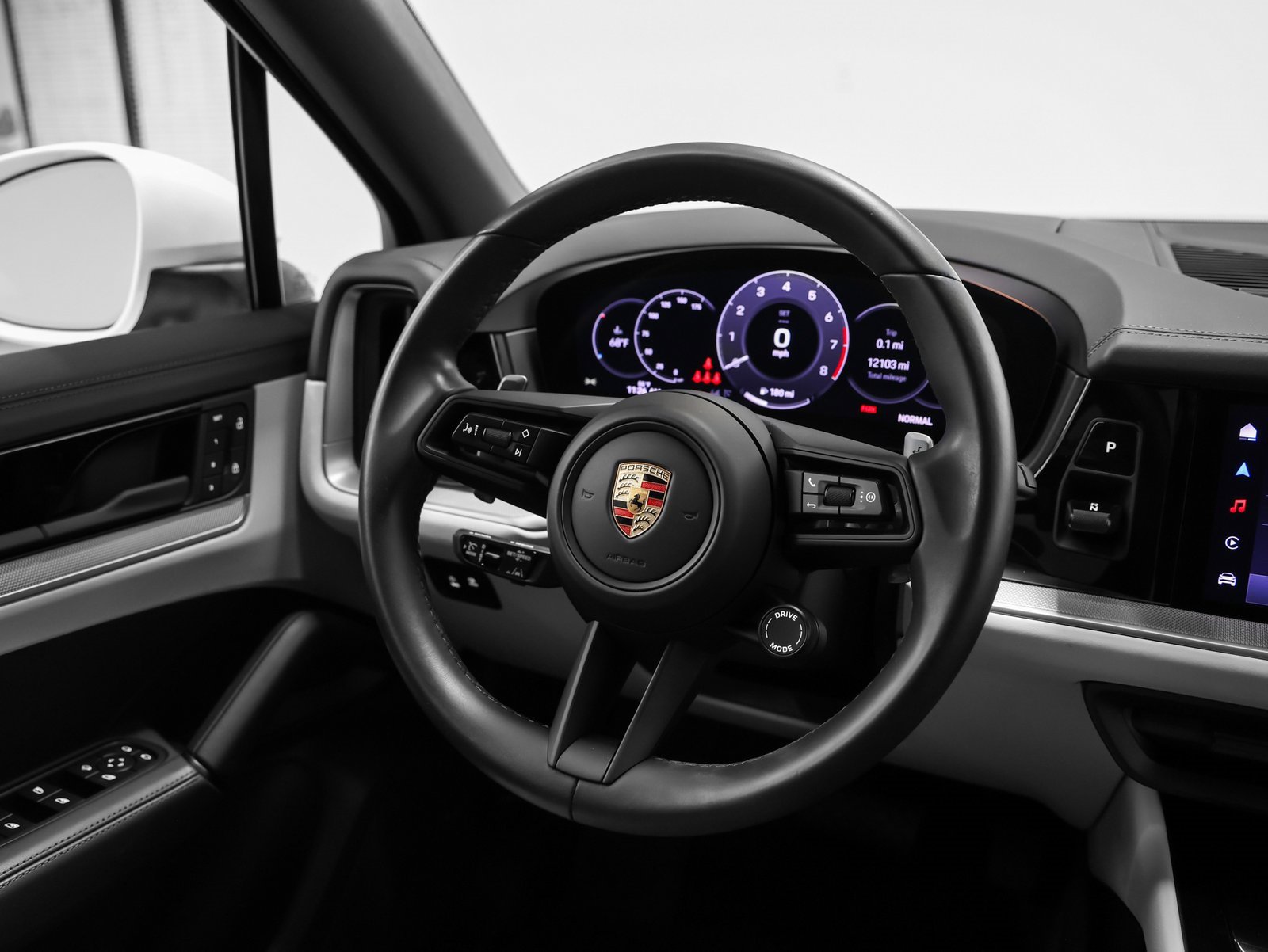 Used 2024 Porsche Cayenne image 26