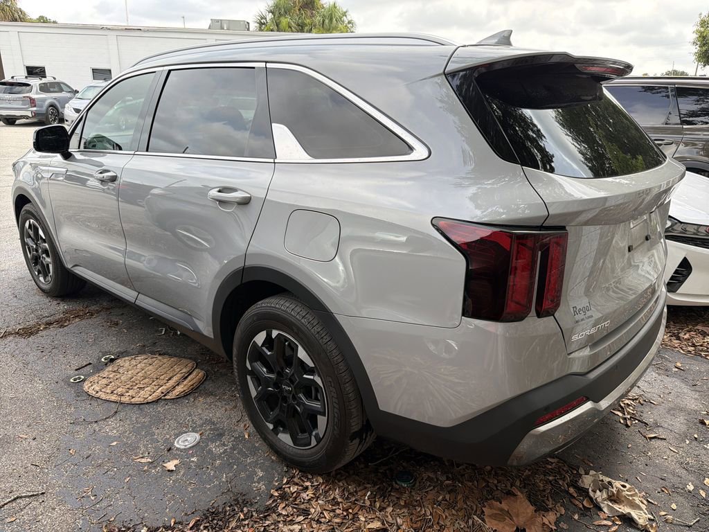 Certified 2024 Kia Sorento S w/ Panoramic Sunroof Package FWD image 8
