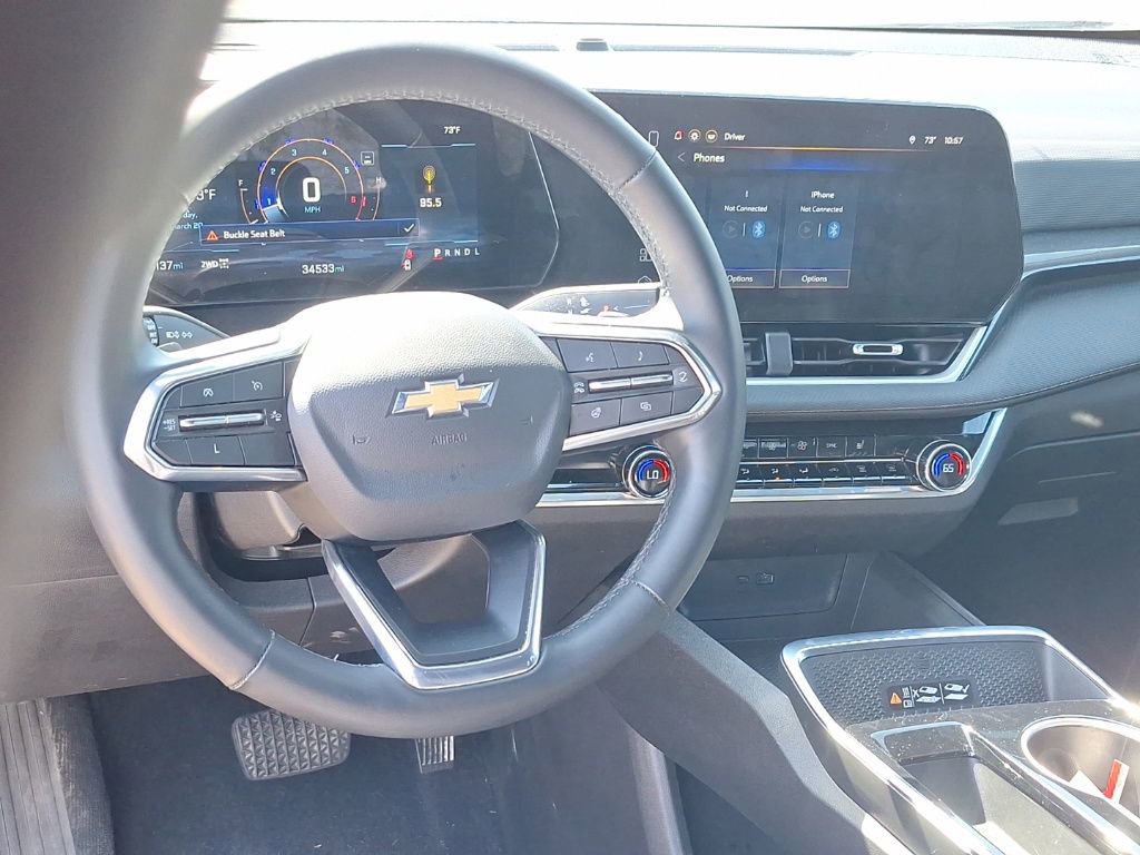 Used 2025 Chevrolet Equinox LT w/ Convenience Package II image 3