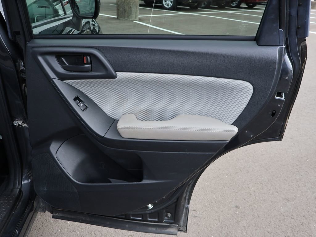 Used 2018 Subaru Forester 2.5i Premium w/ All-Weather Package image 14