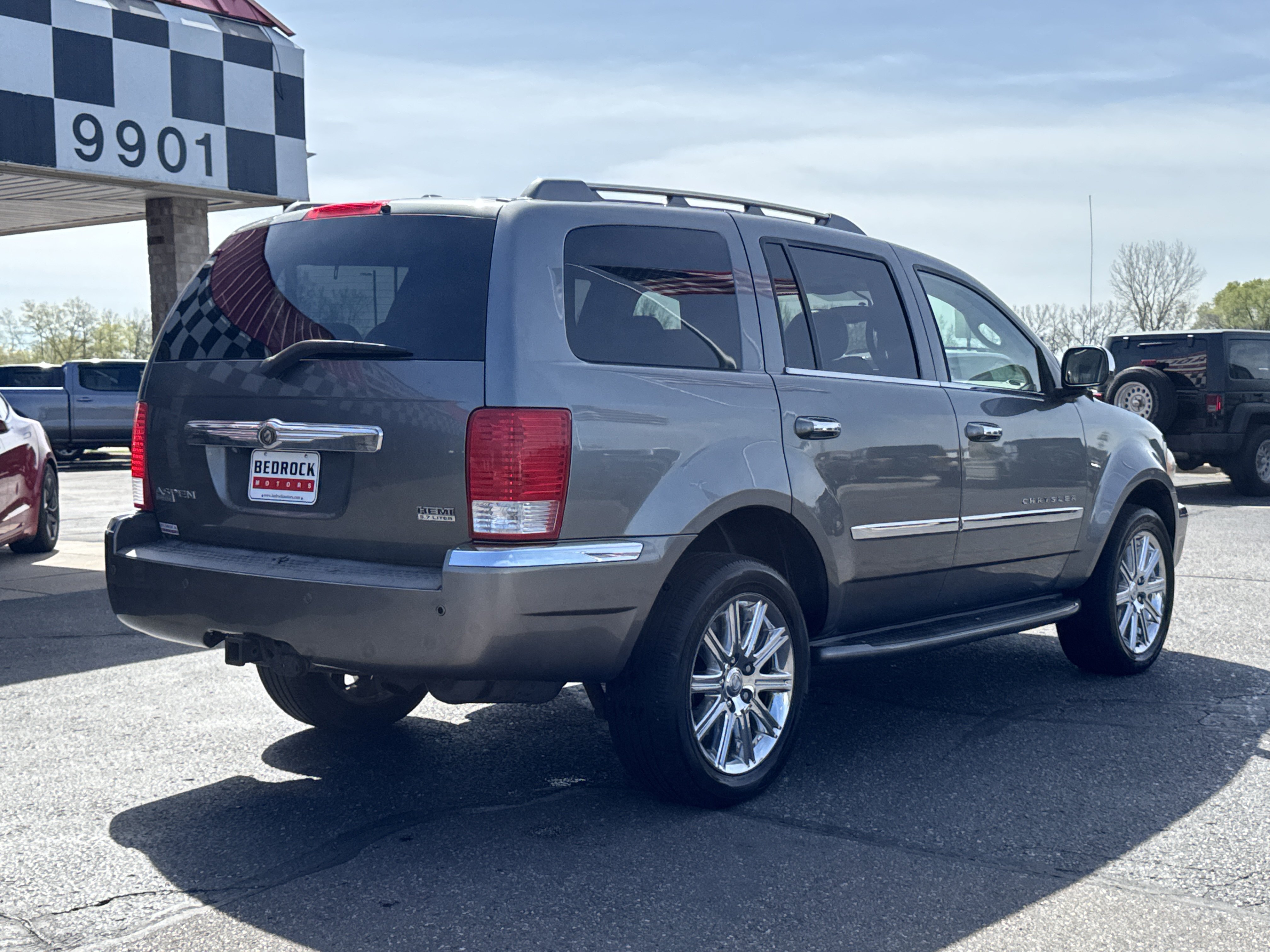 Used 2008 Chrysler Aspen Limited AWD/4WD image 7