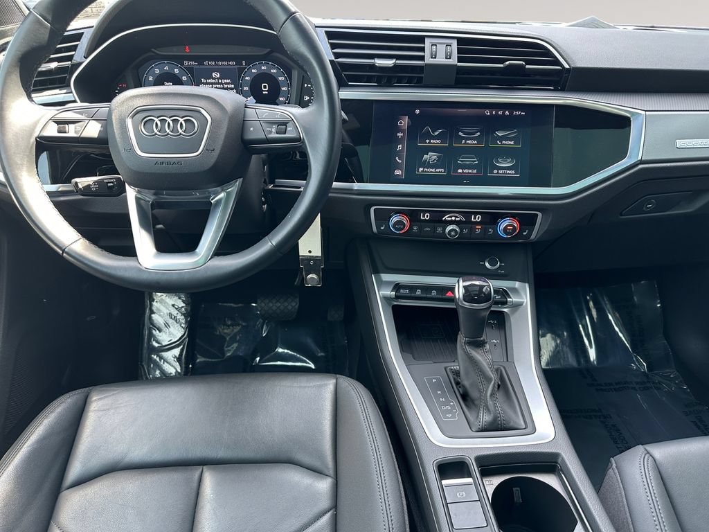 Certified 2022 Audi Q3 2.0T Premium Plus w/ Premium Plus Package AWD/4WD image 10