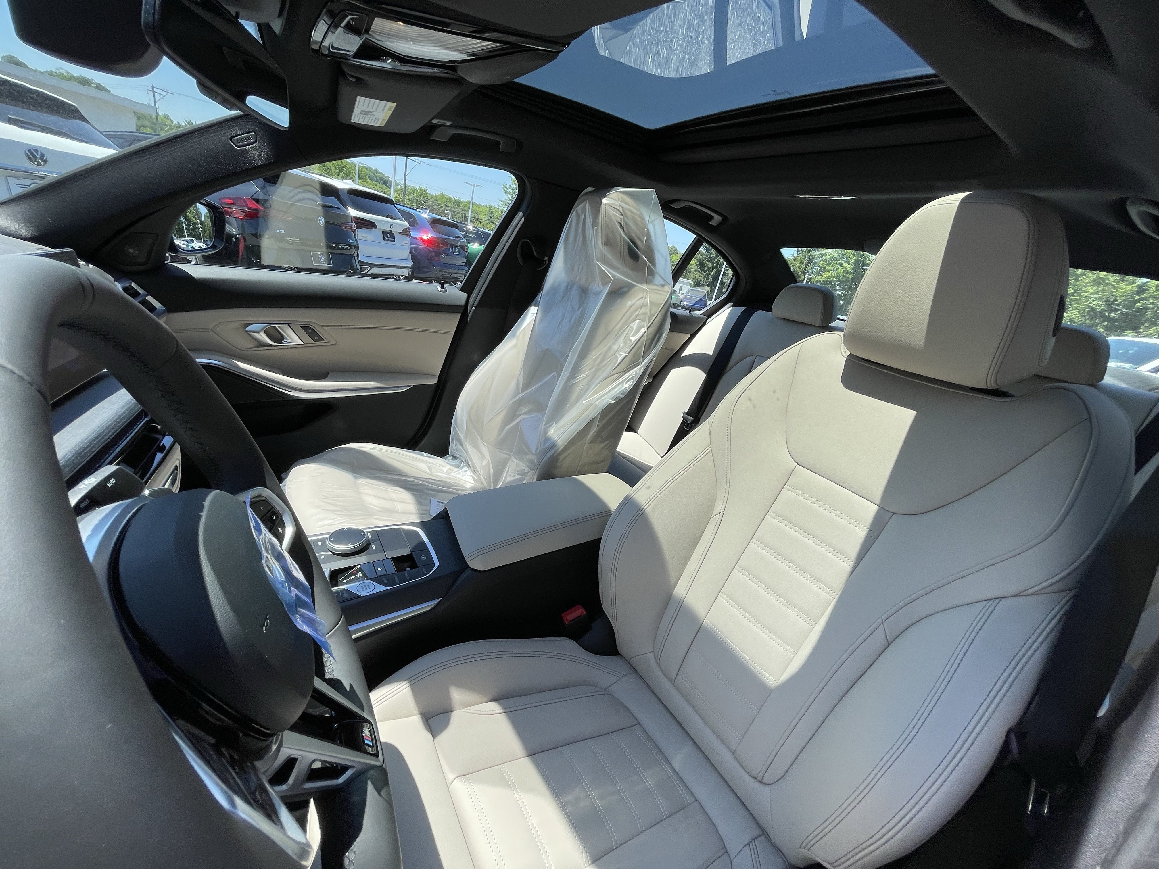Used 2026 BMW 330i xDrive Sedan w/ M Sport Package AWD/4WD image 9