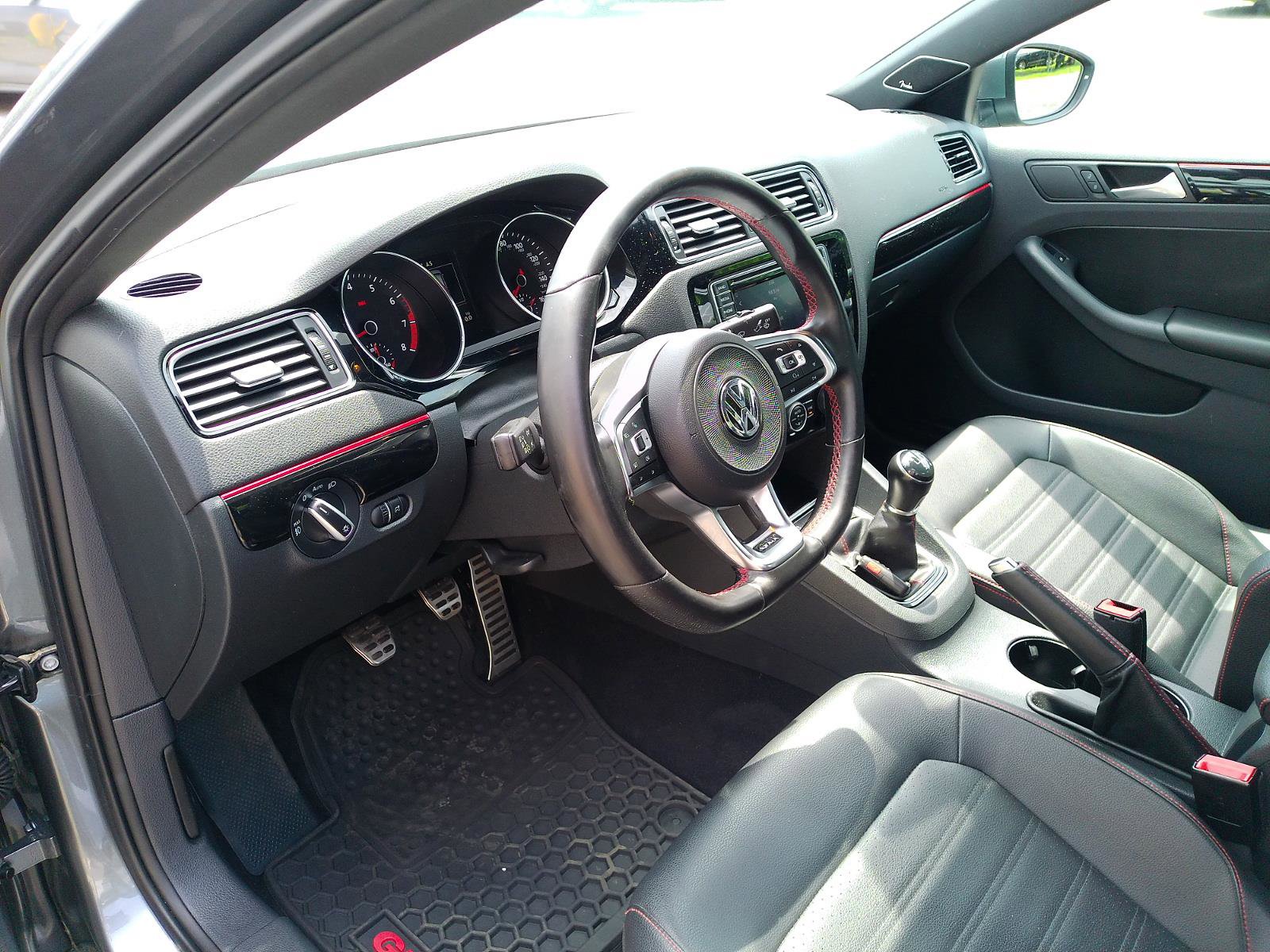Used 2017 Volkswagen Jetta GLI FWD image 12