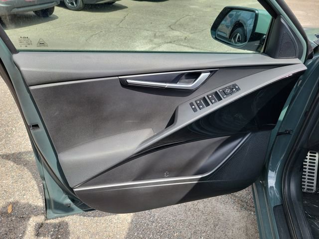 Used 2023 Kia Niro EX Touring FWD image 10