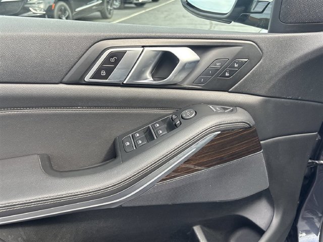 Used 2019 BMW X5 xDrive40i w/ M Sport Package AWD/4WD image 24