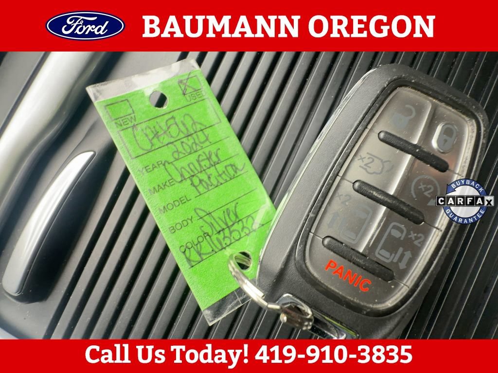Used 2024 Chrysler Pacifica Touring-L FWD image 26